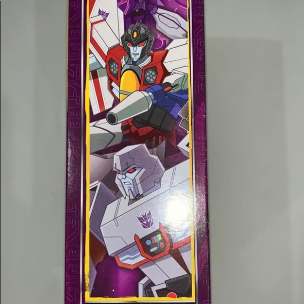 New Transformers Bumblebee Shockwave - image 2